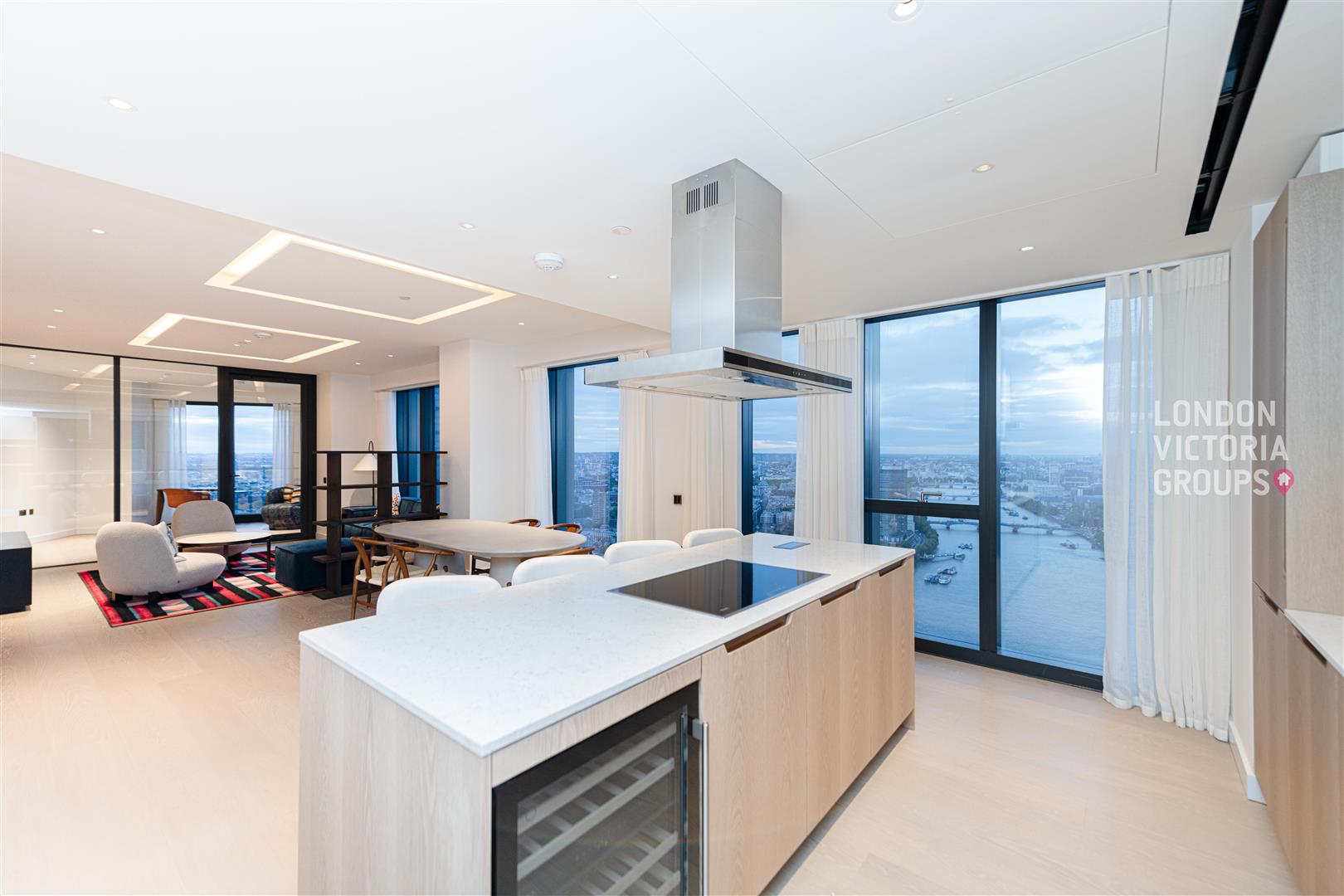 Flat Nine Elms Lane in Greater London
