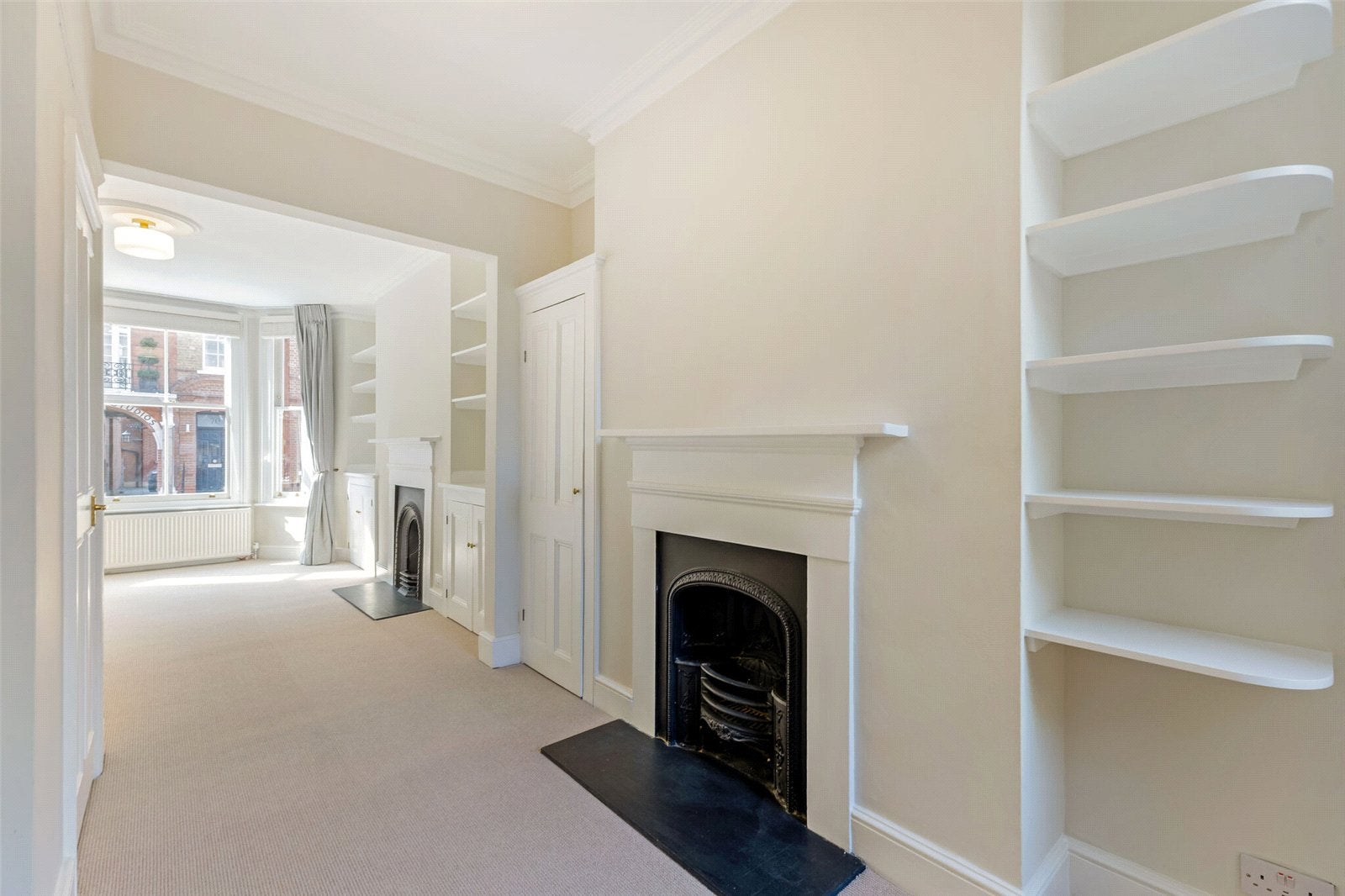 Flat Robinson Street in Greater London