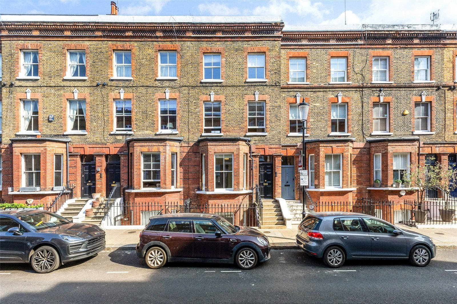 Flat Robinson Street in Greater London