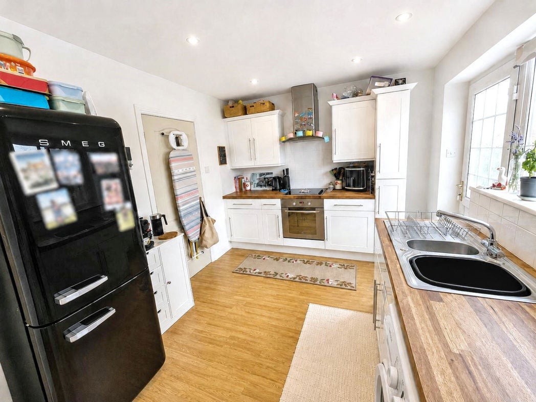 House Appletree Drive in Prudhoe