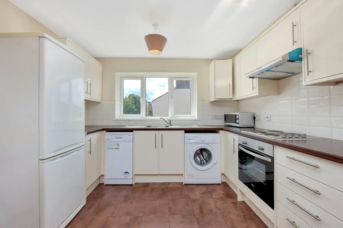 Flat Ambassador Square in Greater London