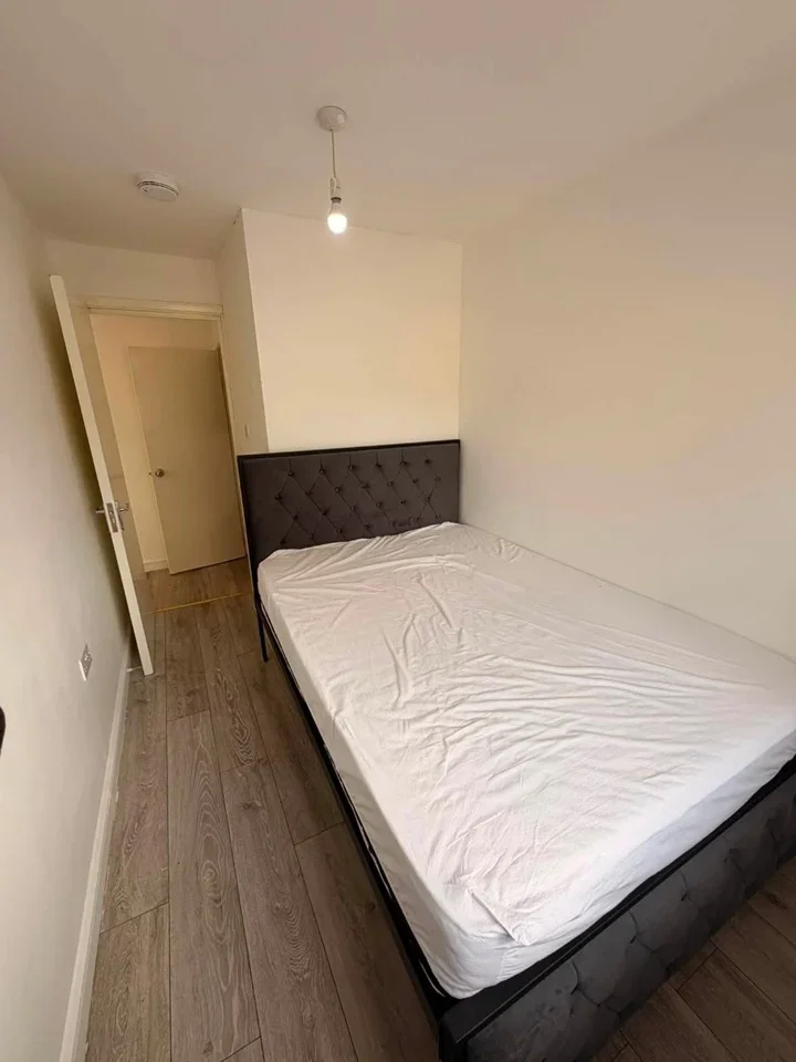 Flat The Link in Greater London