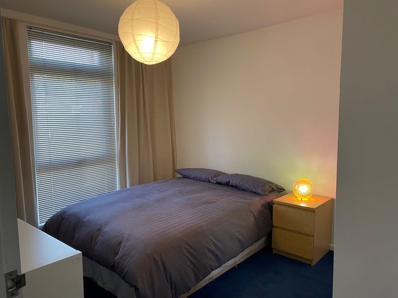 Room Copping Close in Greater London