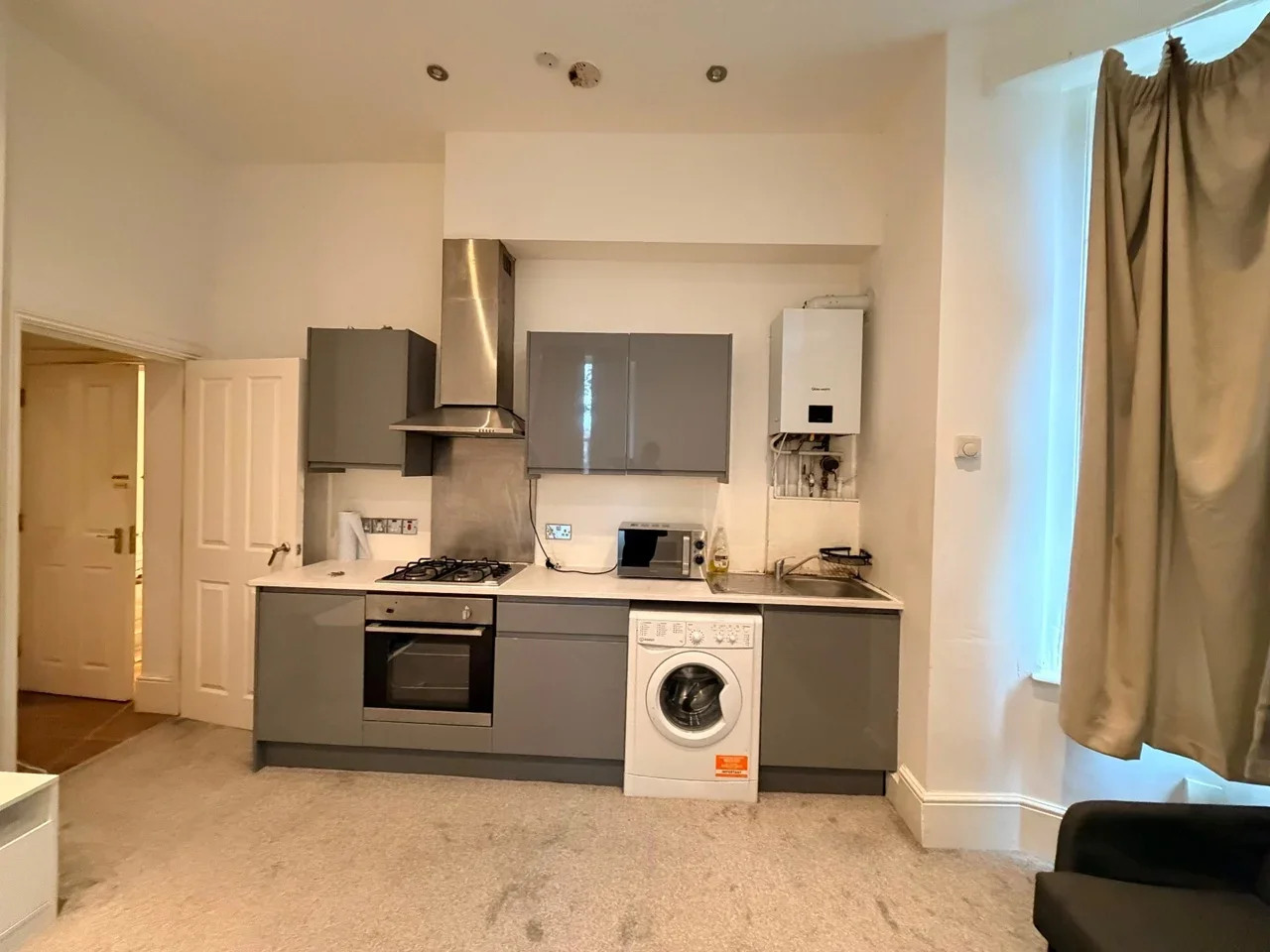 Flat Grove Crescent in Greater London