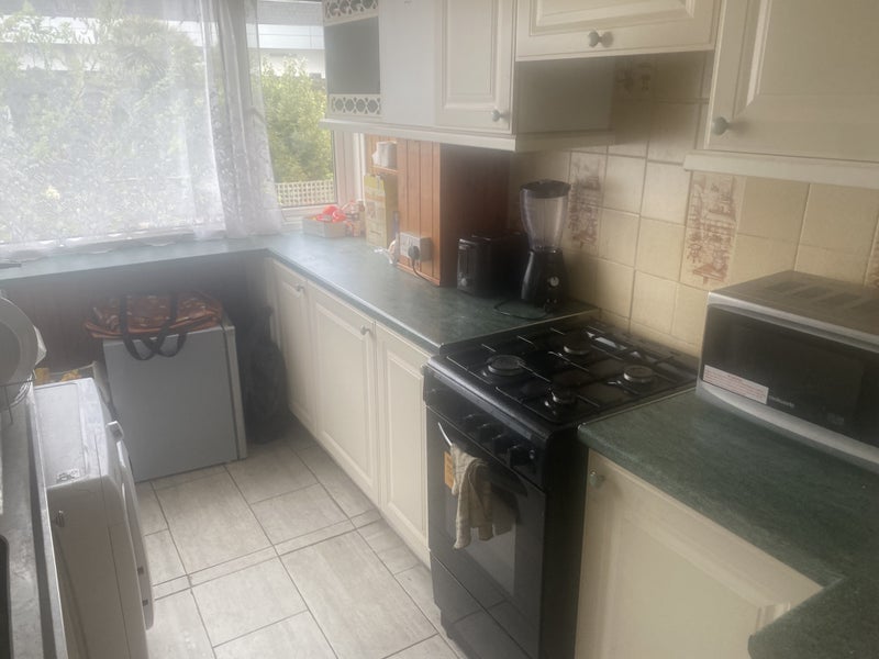 Room Meadowview Road in Greater London