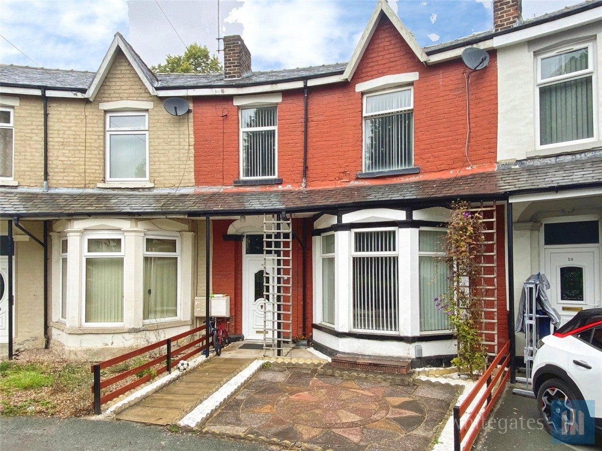 House Victoria Crescent in Kirklees