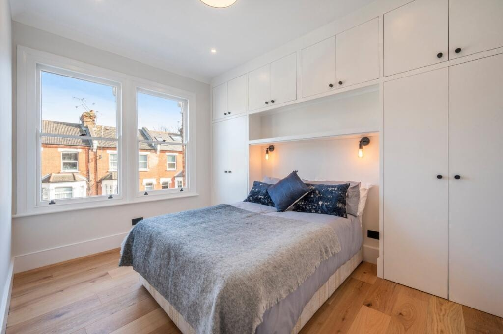 Flat Portnall Road in City of Westminster