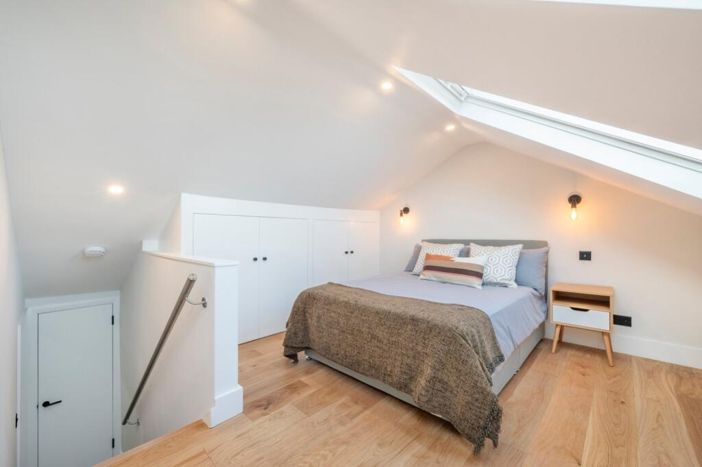 Flat Portnall Road in City of Westminster