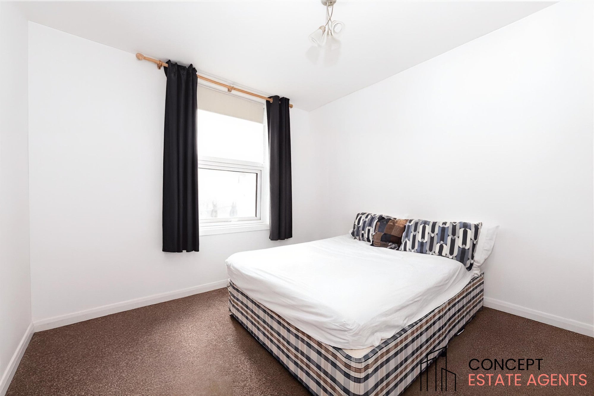 Flat Cathles Road in Greater London