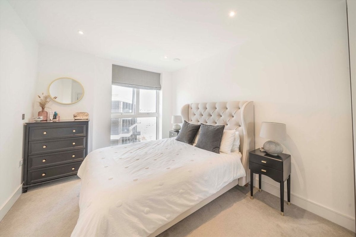 Flat Bridges Court in Greater London