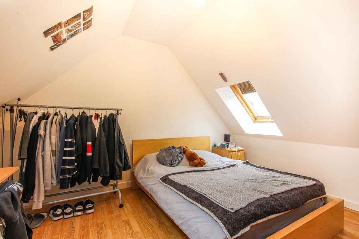 Room Middleton Boulevard in Nottingham