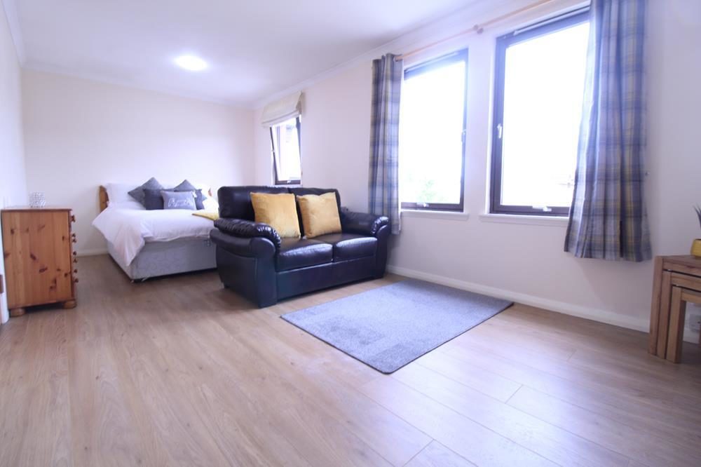Flat Headland Court in St Ives