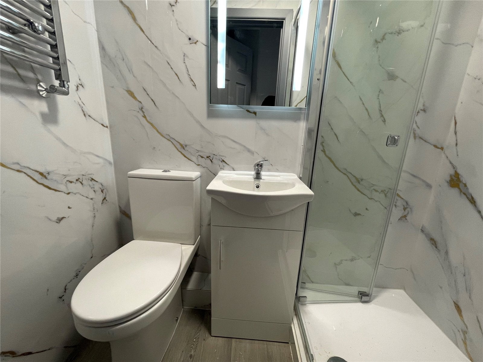 Room Thirlmere Avenue in Reading