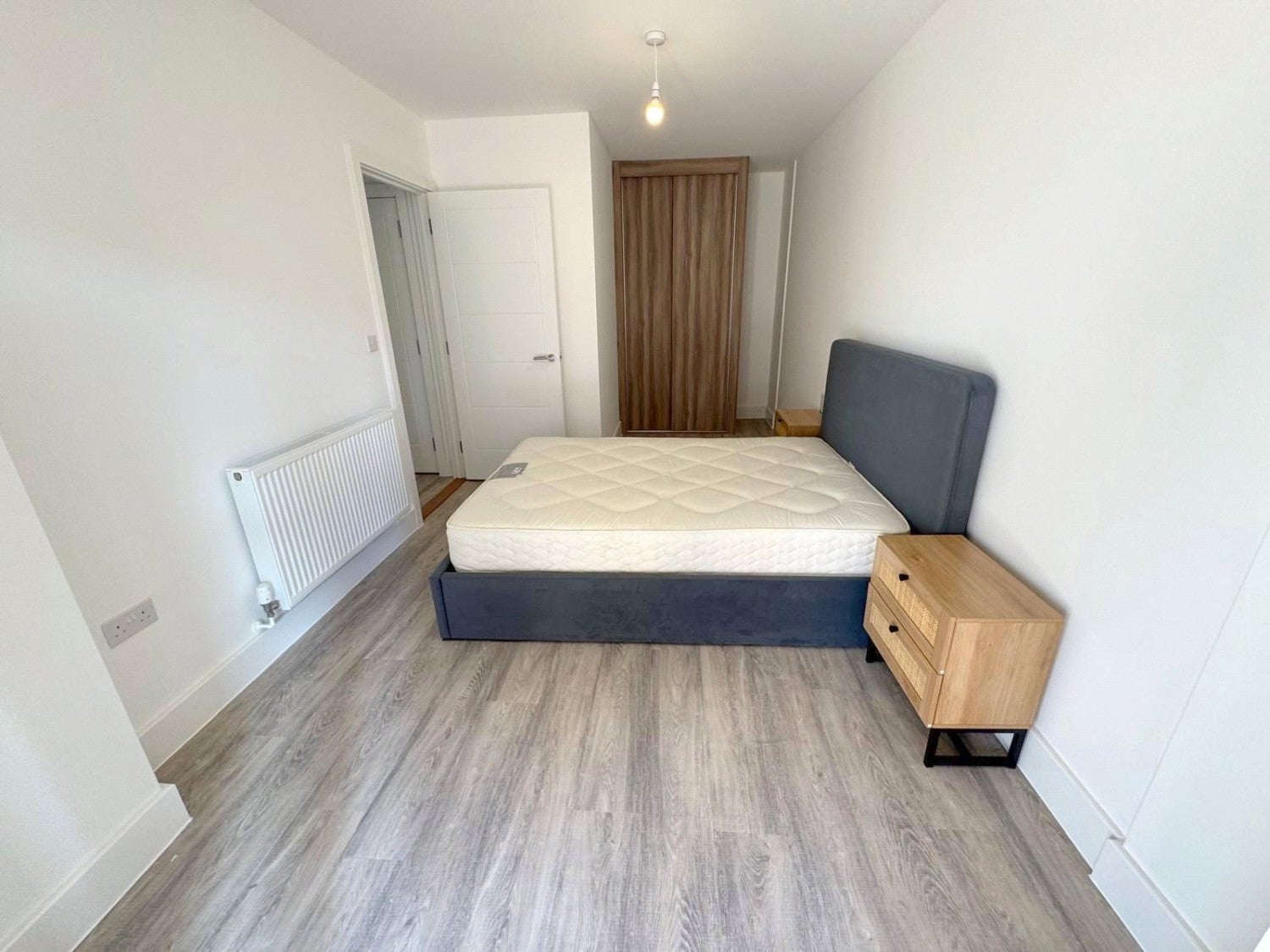 Flat School House Lane in Greater London