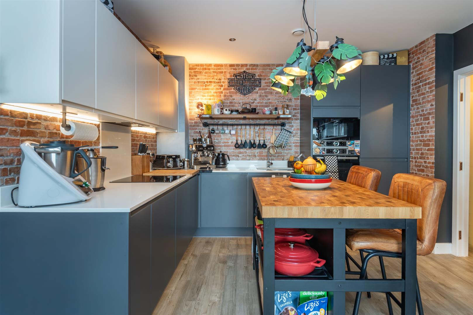 Flat Rookwood Way in Greater London