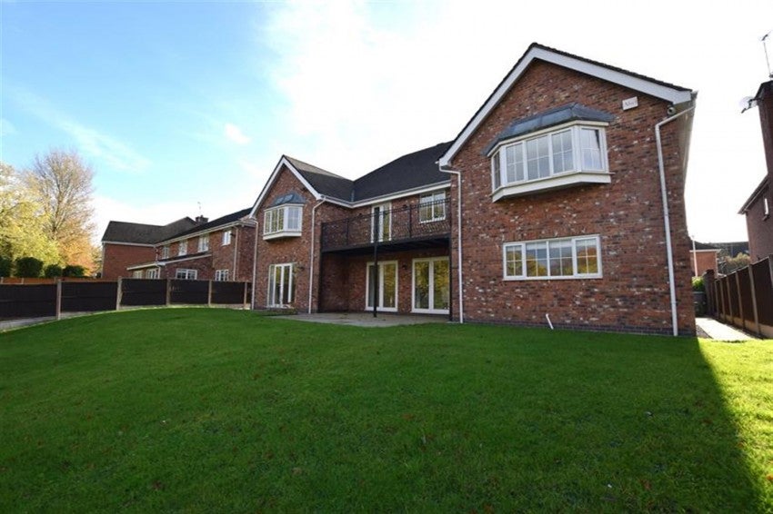 House Birkdale Close in Macclesfield