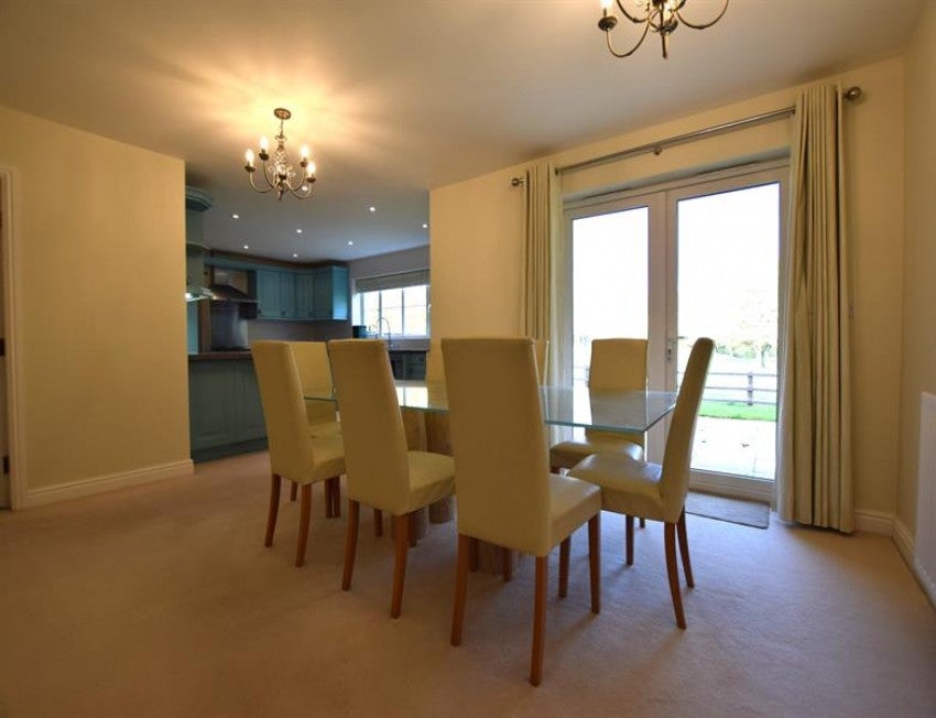 House Birkdale Close in Macclesfield