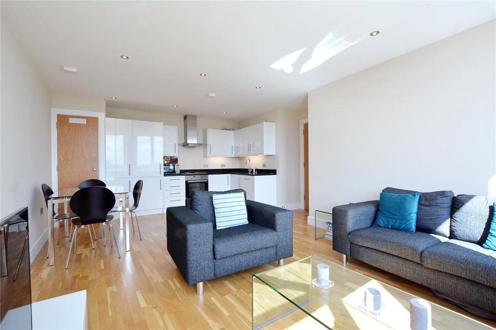 Flat Margaret Street in City of Westminster