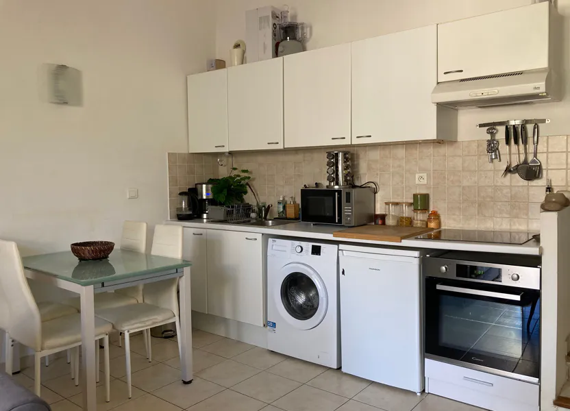 Flat Route de Caireval in Lambesc