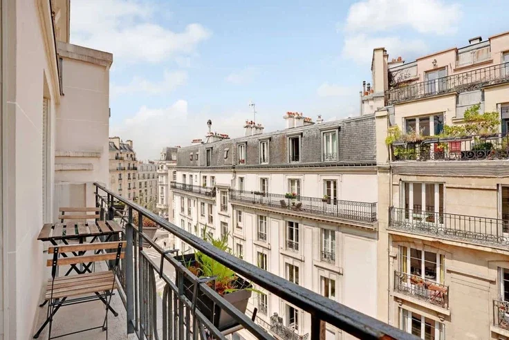 Appartement Rue Montcalm à Paris