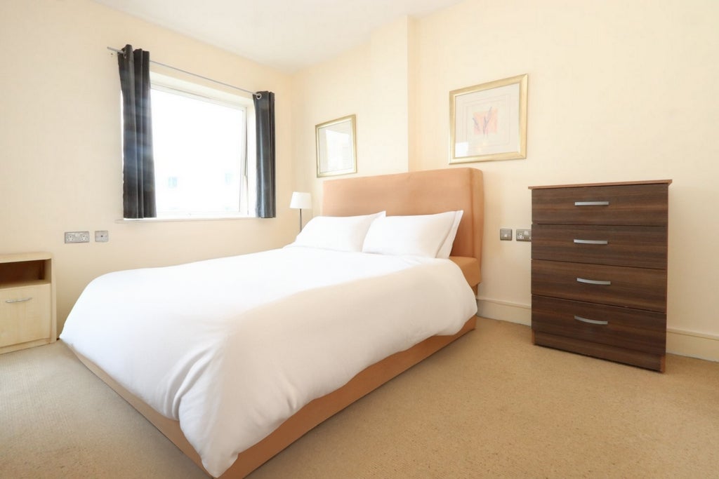 Room Globe Road in Greater London
