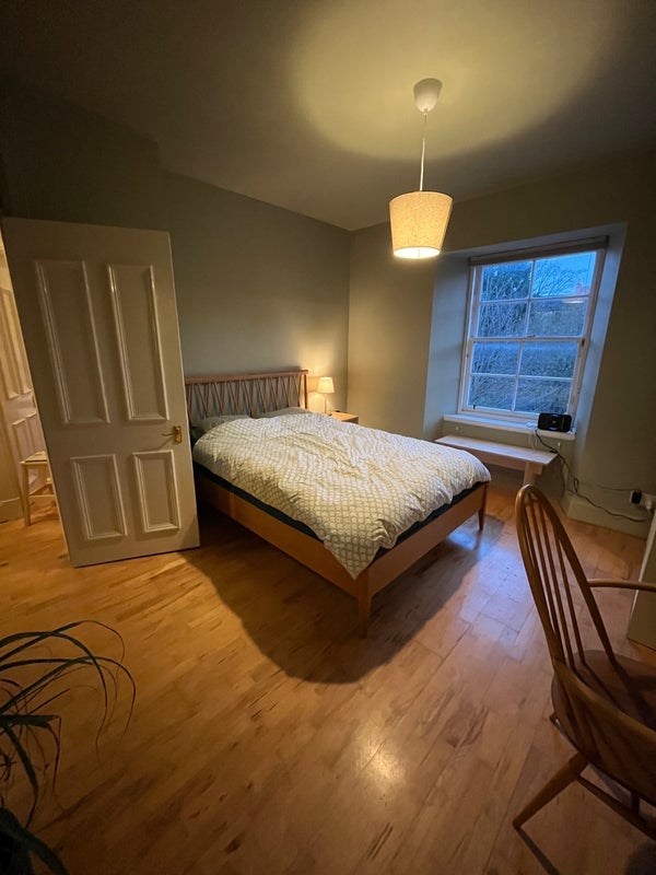 Flat Belgrave Terrace in Glasgow