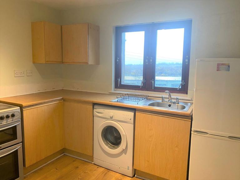 Flat Ashvale Crescent in Glasgow