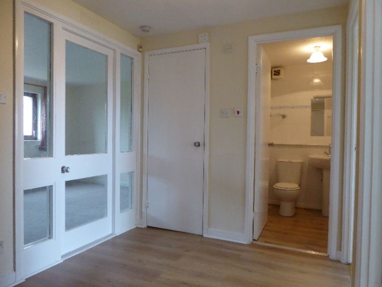 Flat Ashvale Crescent in Glasgow
