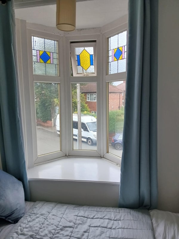 Room Lomond Avenue in Trafford