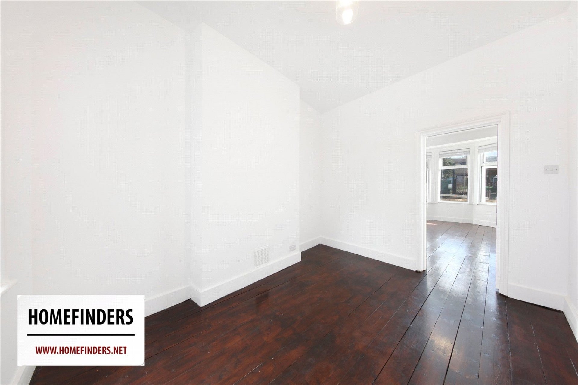 Flat Rendlesham Road in Greater London