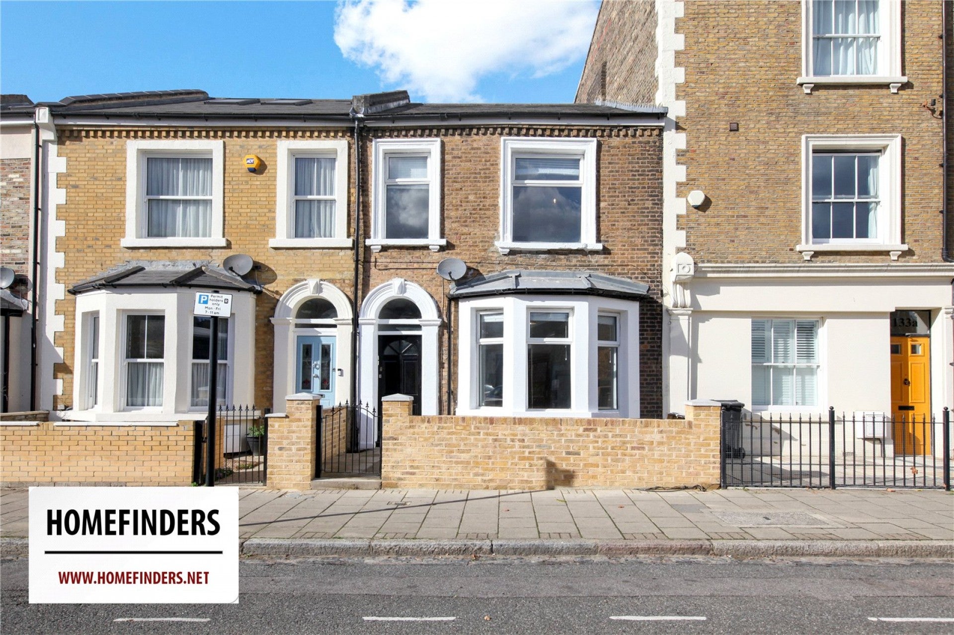Flat Rendlesham Road in Greater London