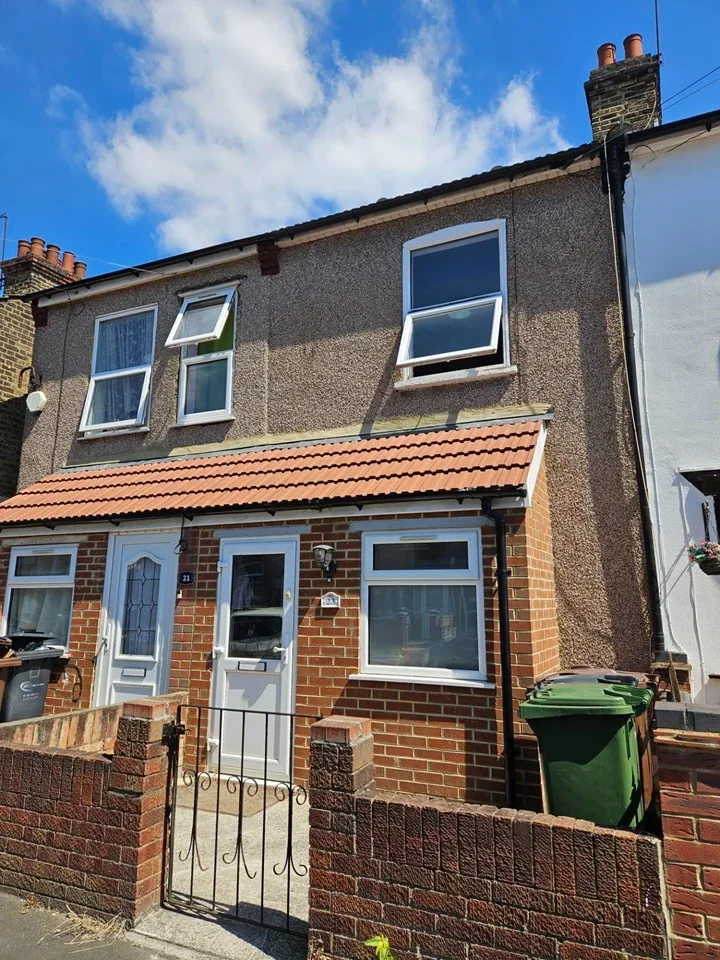 House Sparsholt Road in Greater London