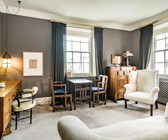 Flat Cambridge Street in City of Westminster