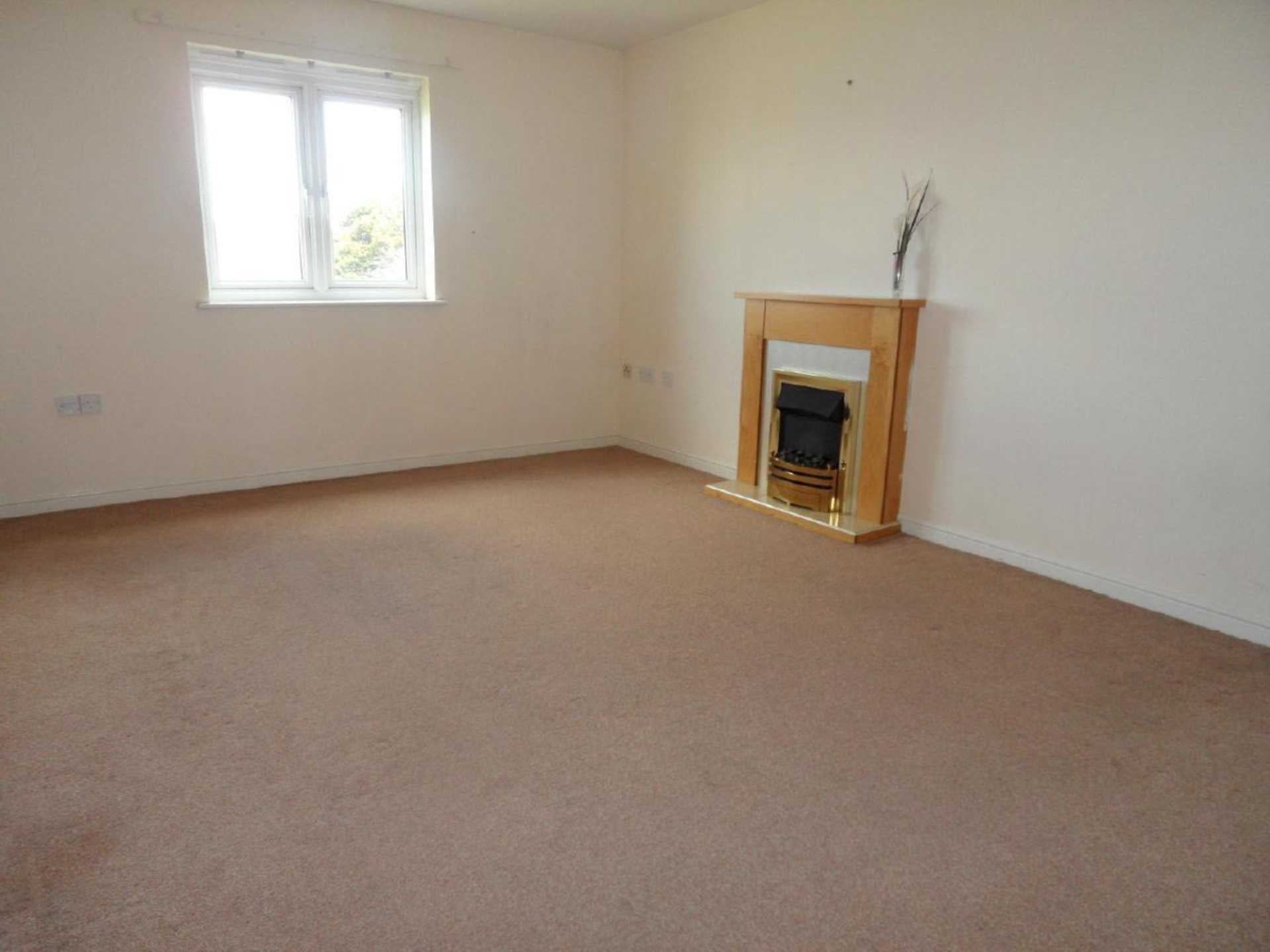 Flat Macfarlane Chase in Weston-super-Mare