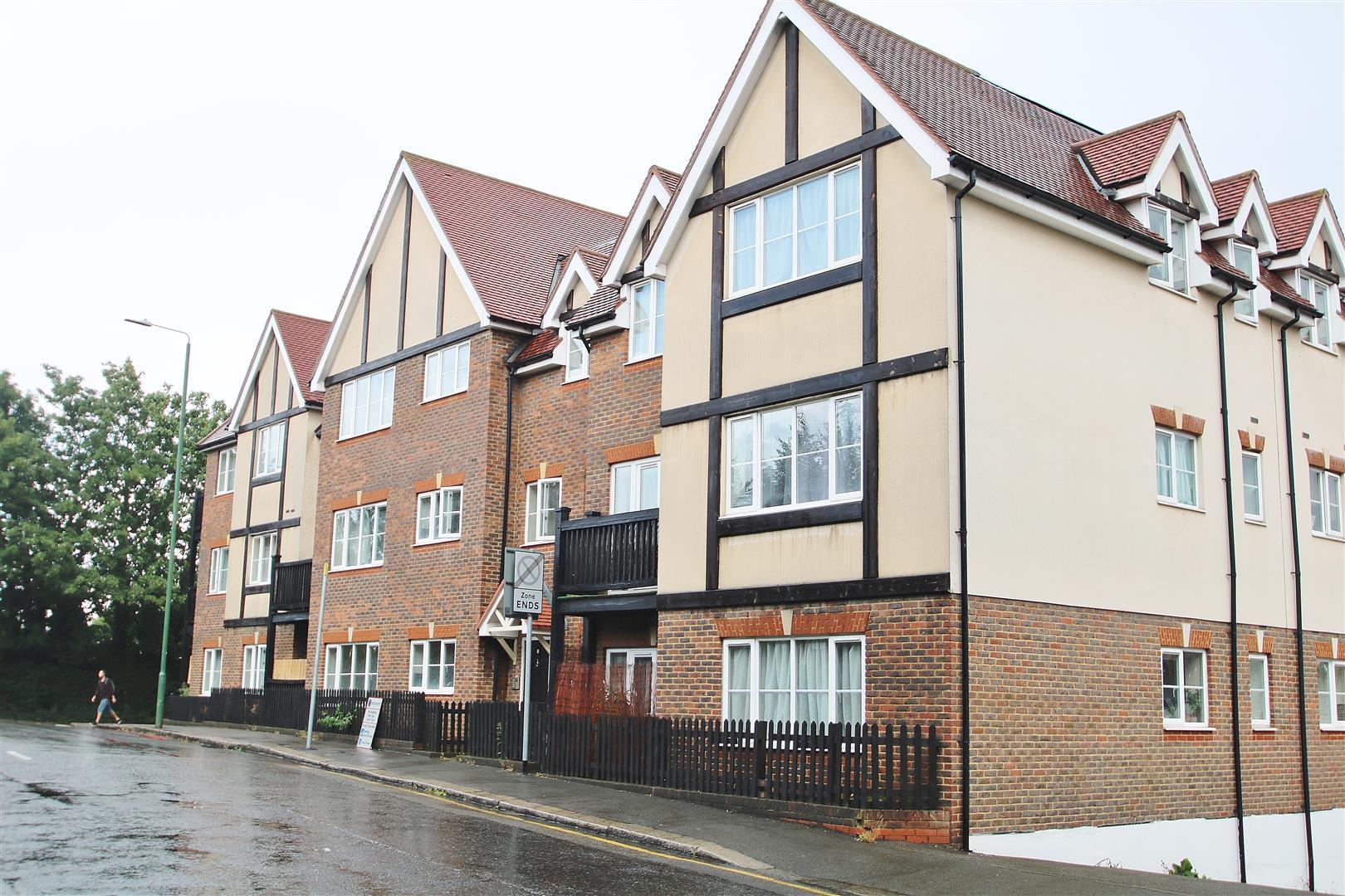 Flat Carshalton Road in Greater London