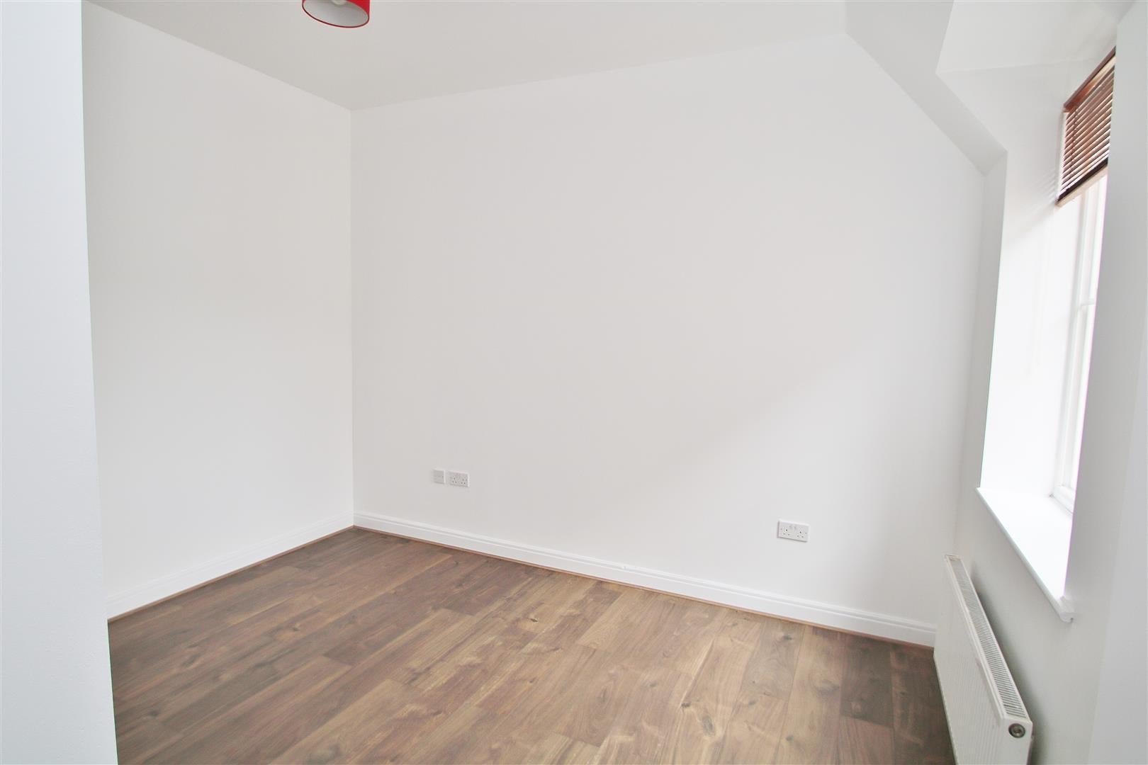 Flat Carshalton Road in Greater London