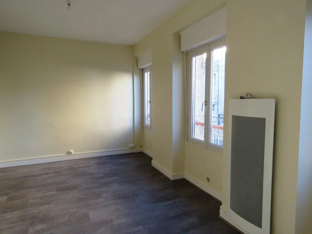 Flat Rue Saint-Laurent in Bordeaux