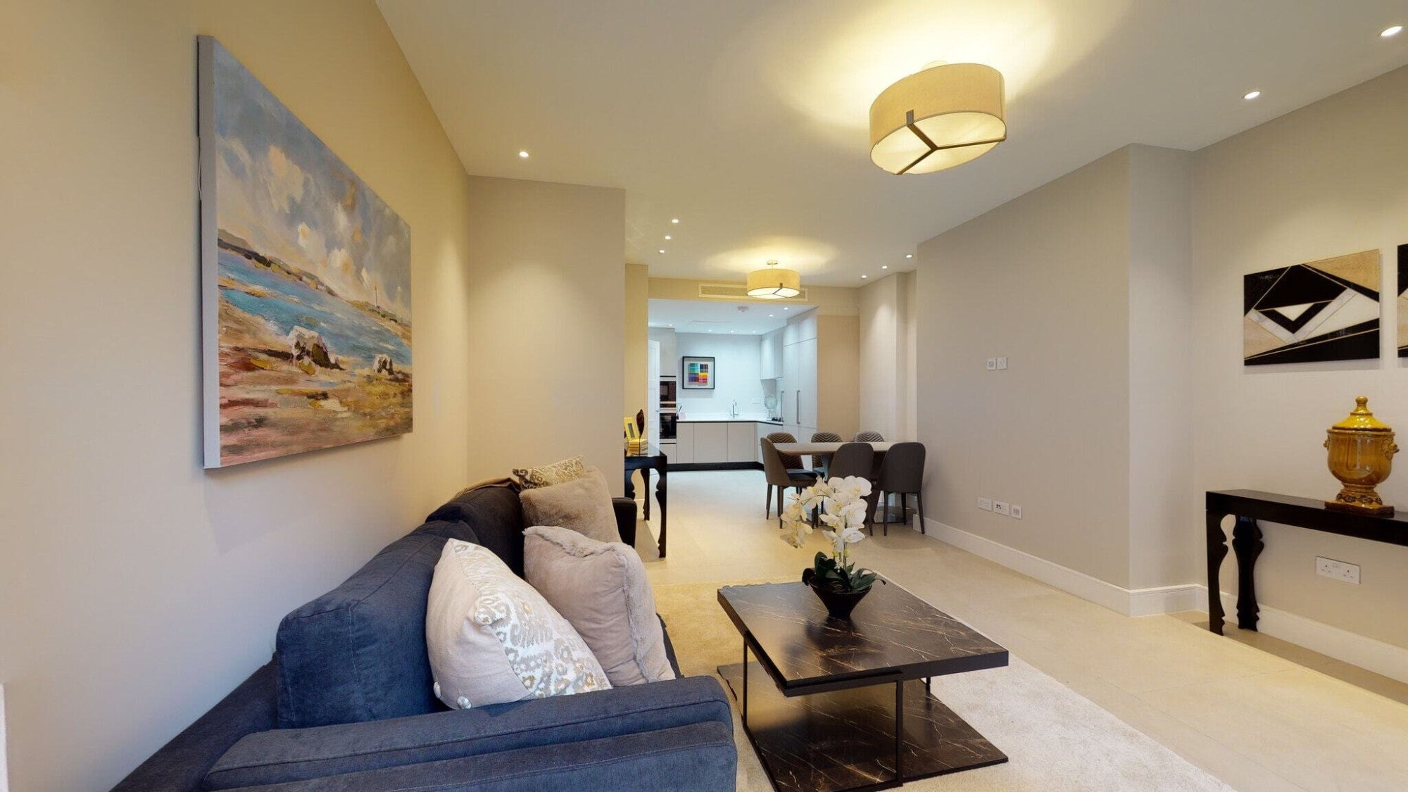 Flat Fitzjohn's Avenue in Greater London