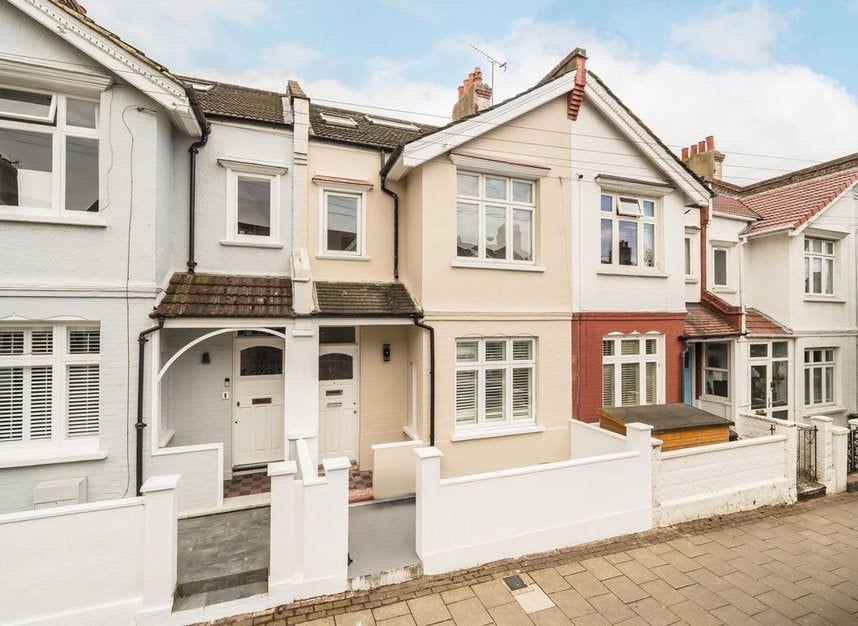 House Brudenell Road in Greater London