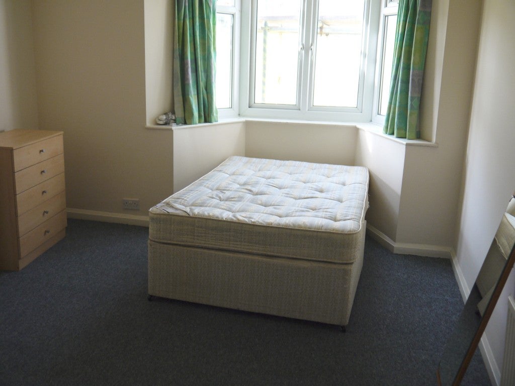 House Finchley Lane in Greater London