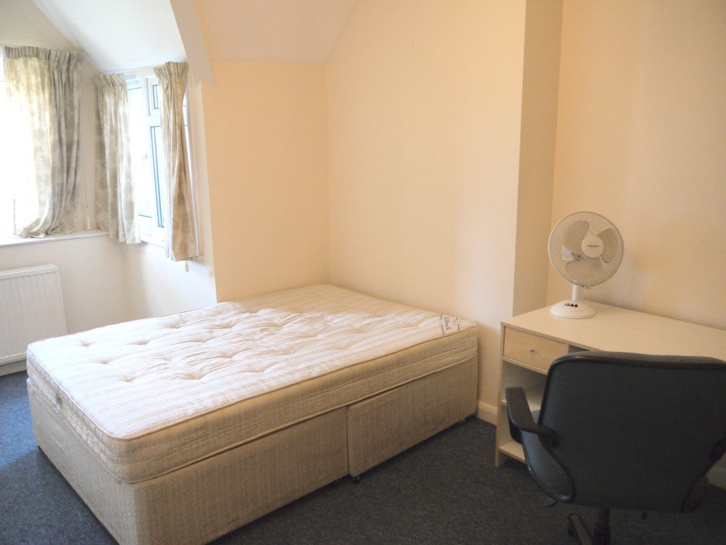 House Finchley Lane in Greater London