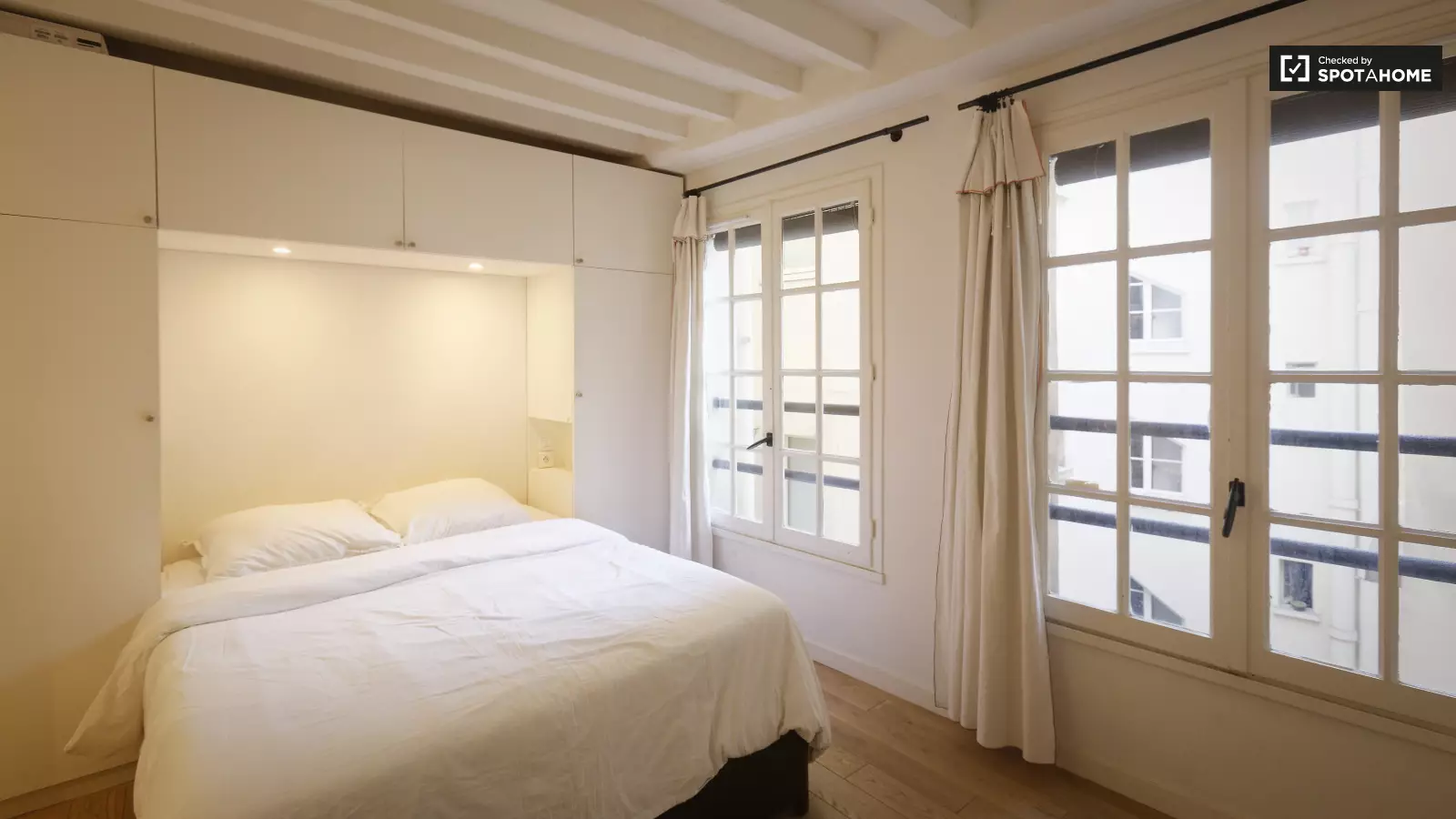 Appartement Place Marguerite de Navarre à Paris