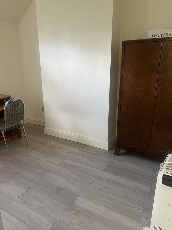 Room Godstone Road in Greater London