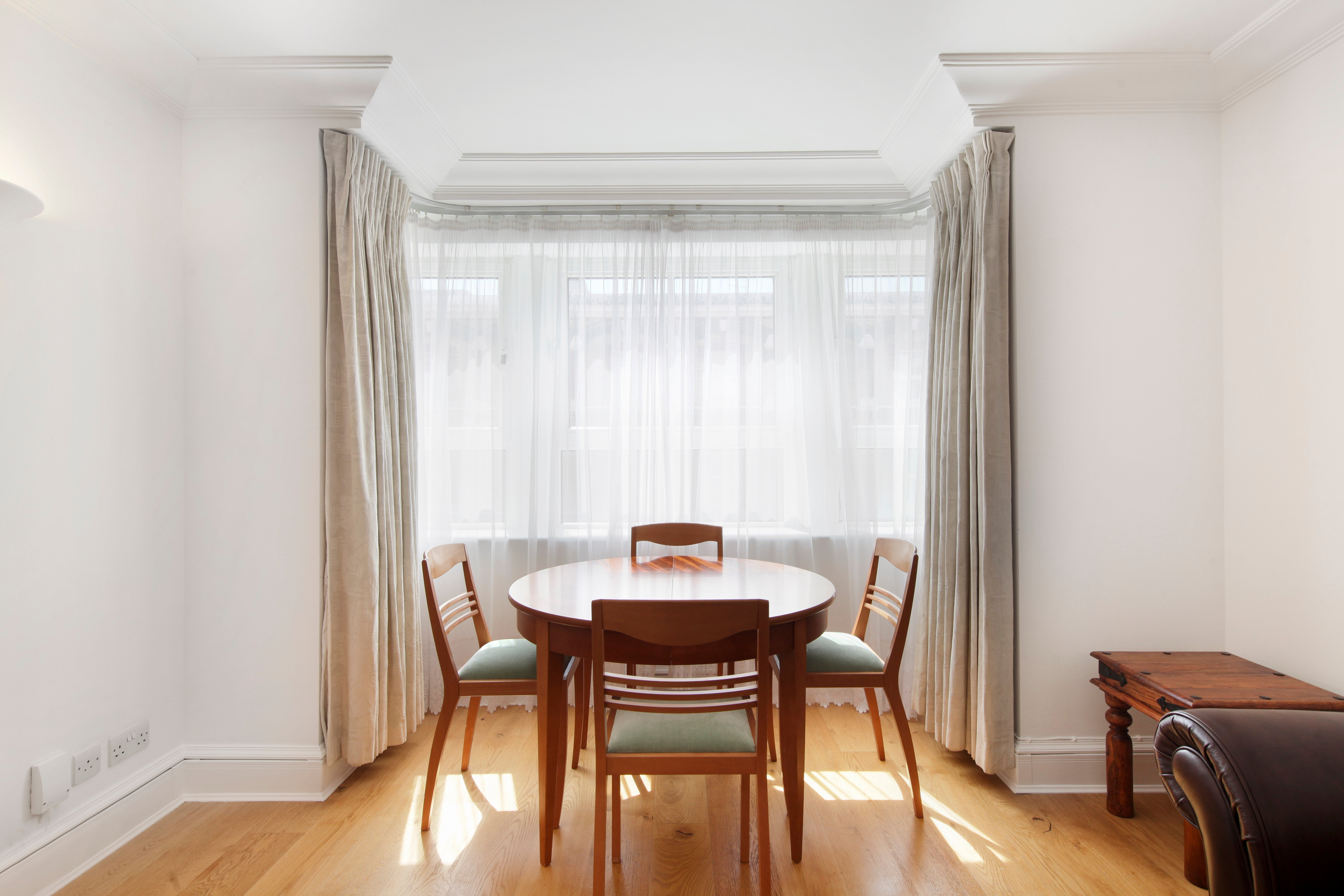 Flat Scarsdale Place in Greater London