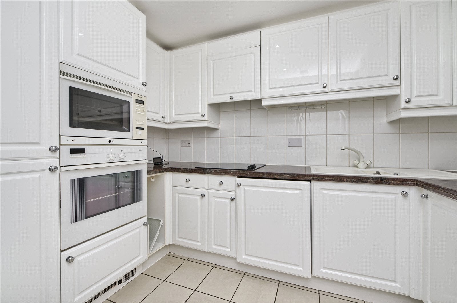 Flat Scarsdale Place in Greater London