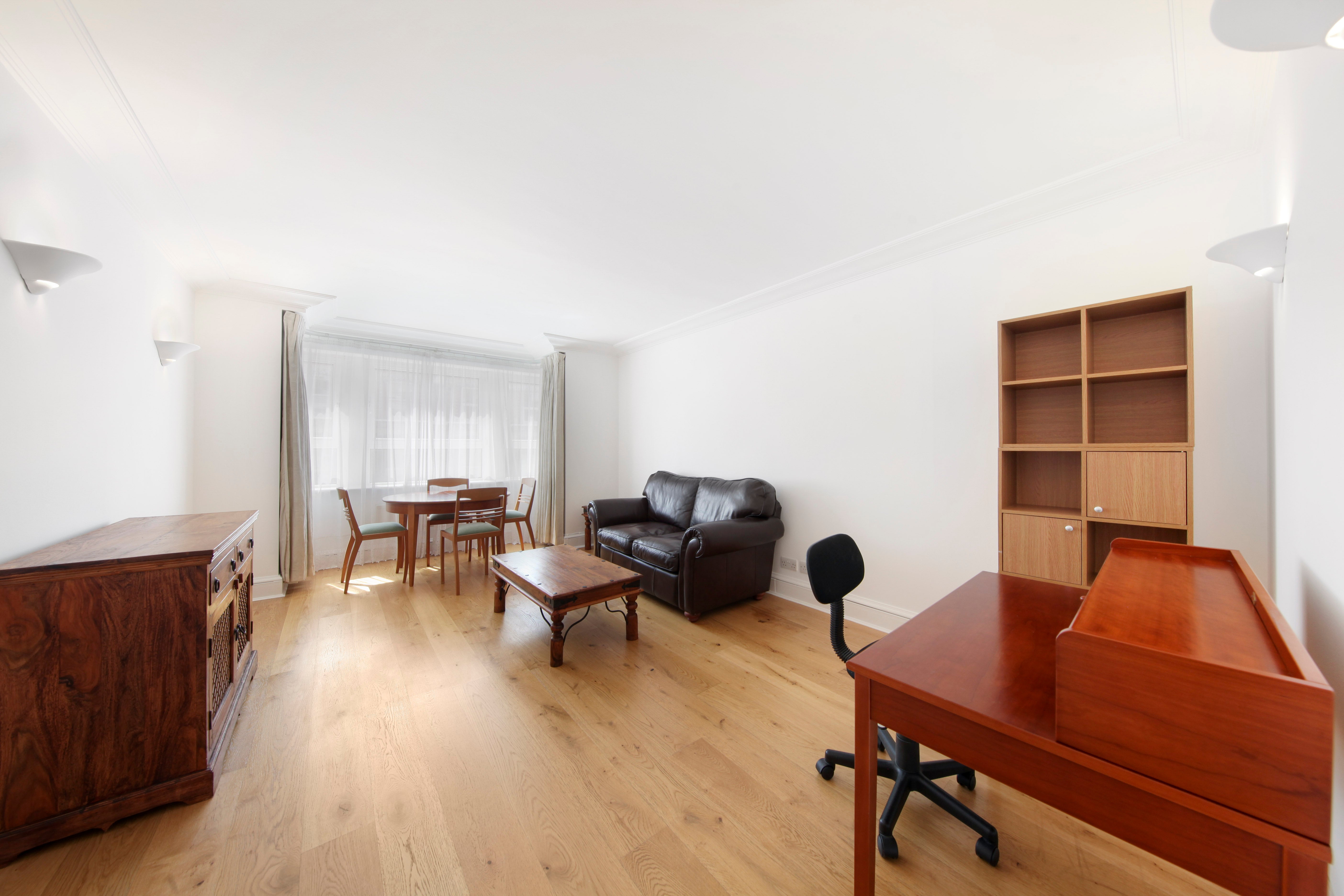 Flat Scarsdale Place in Greater London