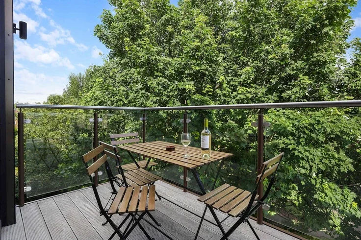 Flat Finchley Road in Greater London