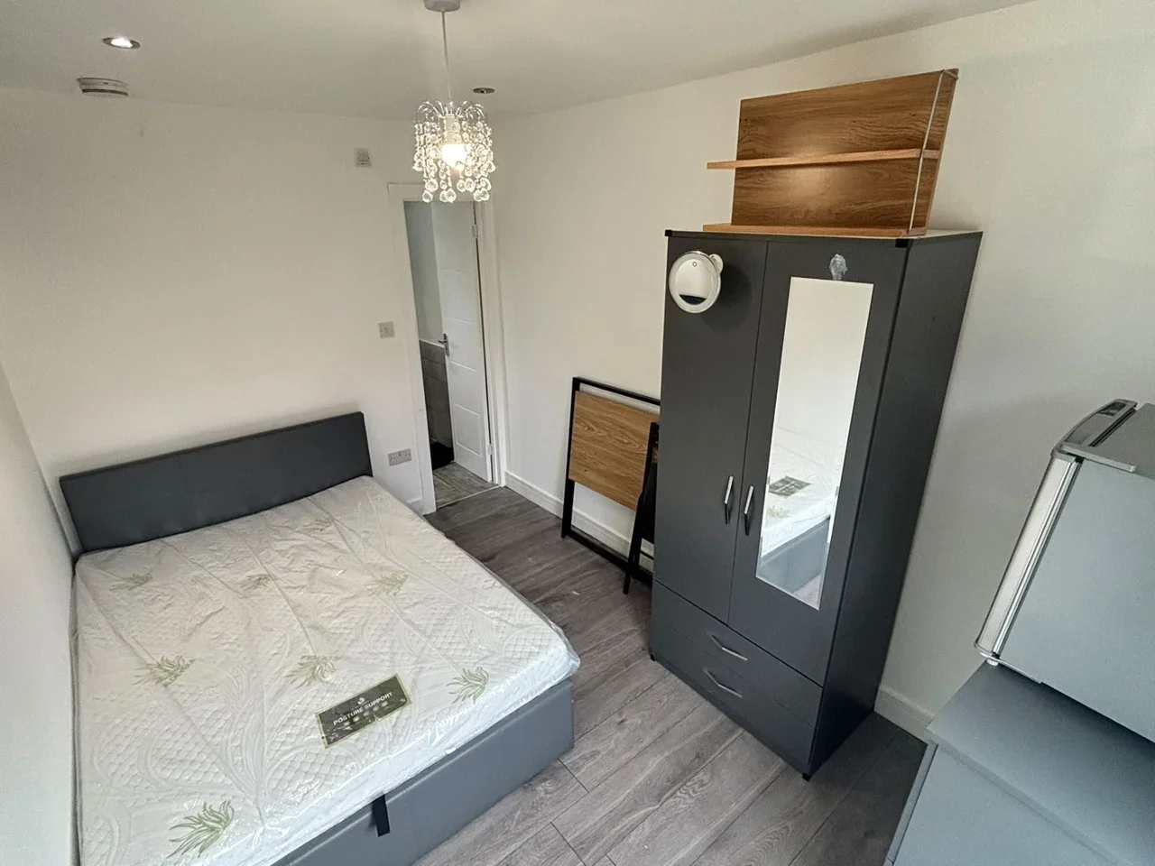 Room Rectory Road in Greater London