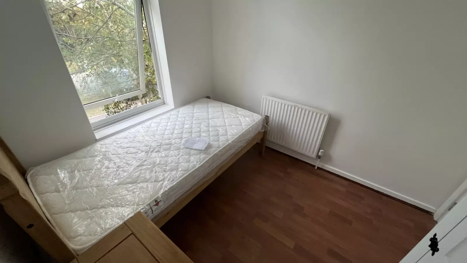 Flat Vigilant Close in Greater London