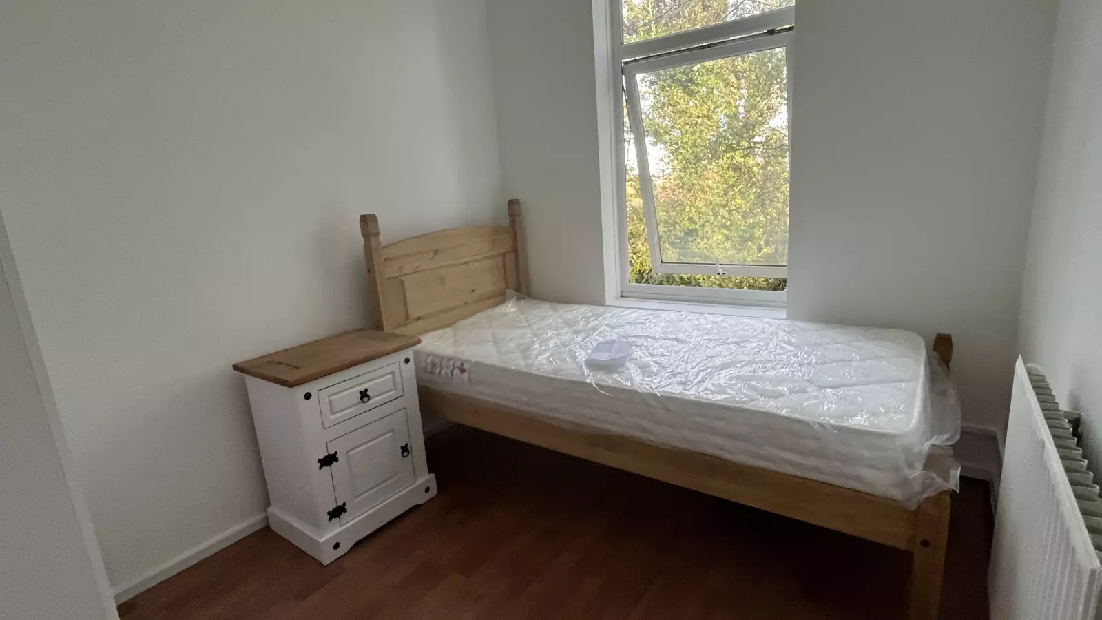 Flat Vigilant Close in Greater London
